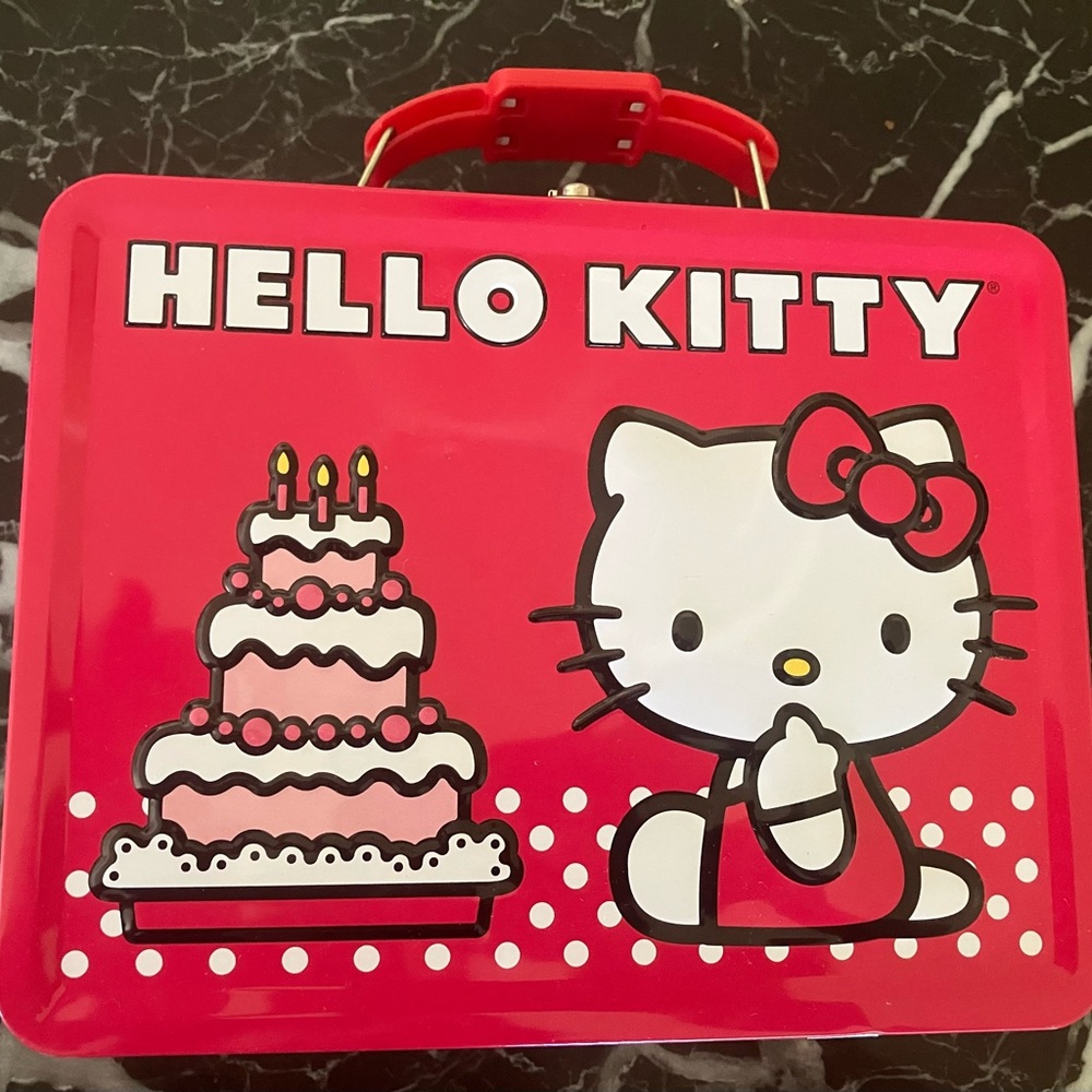 Hello Kitty with cake metal lunchbox by Tinboxco